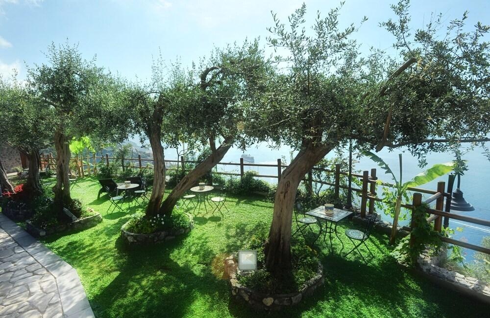 World Center Bed and Breakfast Amalfi Exteriör bild