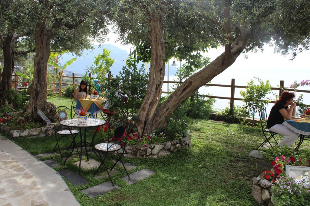 World Center Bed and Breakfast Amalfi Exteriör bild